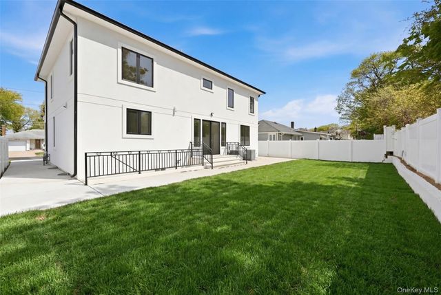 1275 Barry Drive S, Valley Stream, NY 11580