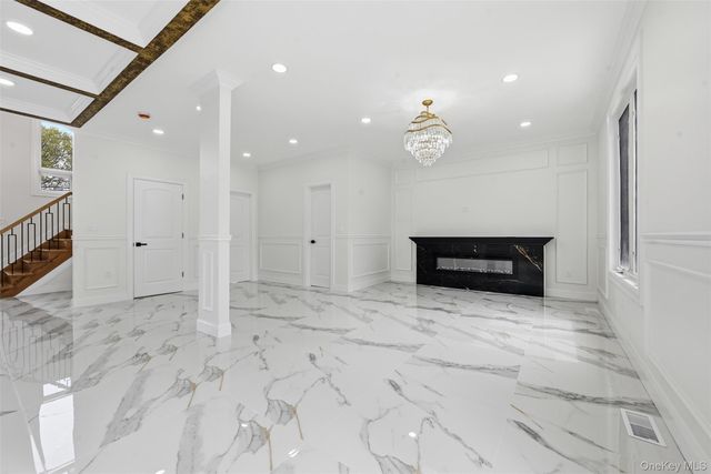 1275 Barry Drive S, Valley Stream, NY 11580