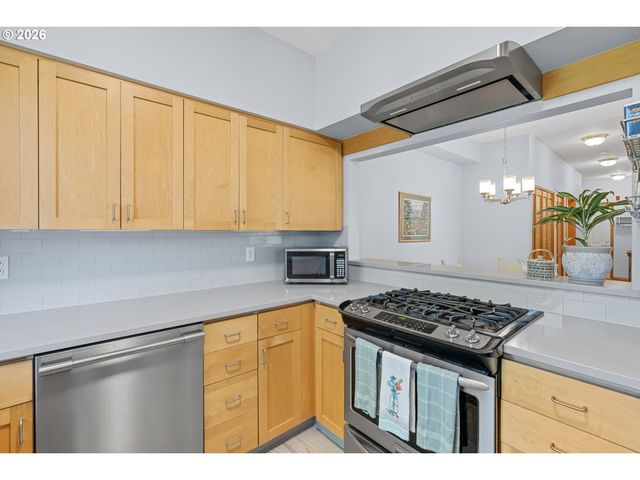 2024 Sw HOWARDS Way 405, Portland, OR 97201