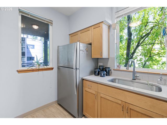 2024 Sw HOWARDS Way 405, Portland, OR 97201