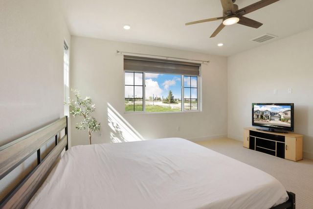 7221 Diamond Ave, Tracy, CA 95377