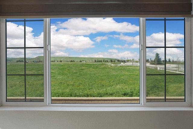 7221 Diamond Ave, Tracy, CA 95377