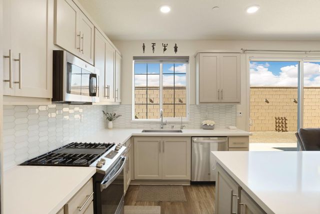 7221 Diamond Ave, Tracy, CA 95377