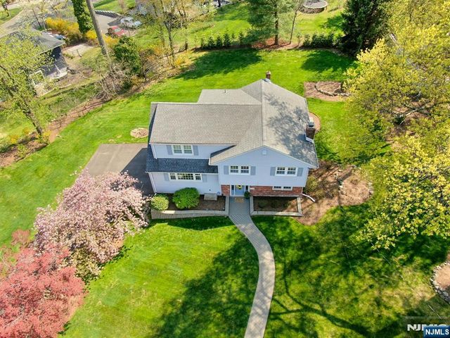 122 Royal Drive, Park Ridge, NJ 07656