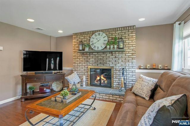 122 Royal Drive, Park Ridge, NJ 07656