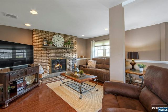122 Royal Drive, Park Ridge, NJ 07656