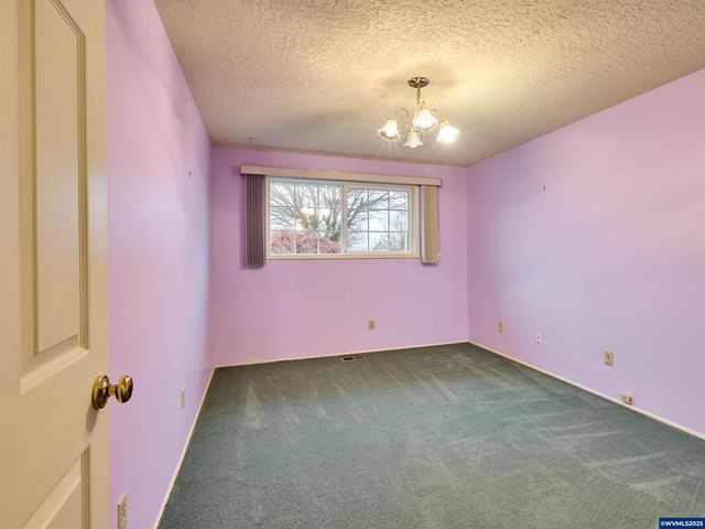 1032 STANFIELD Rd, Woodburn, OR 97071