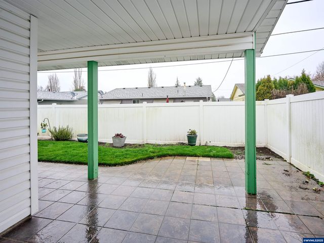 1032 STANFIELD Rd, Woodburn, OR 97071