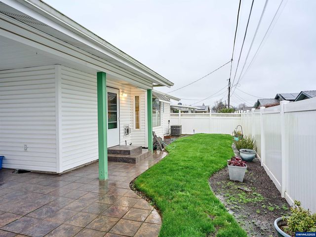 1032 STANFIELD Rd, Woodburn, OR 97071