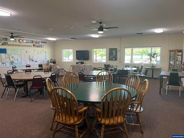 1032 STANFIELD Rd, Woodburn, OR 97071