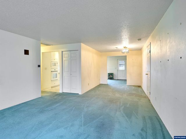 1032 STANFIELD Rd, Woodburn, OR 97071