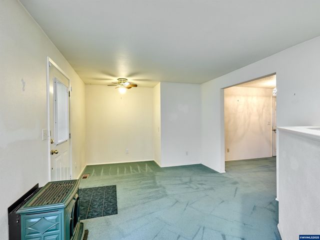 1032 STANFIELD Rd, Woodburn, OR 97071