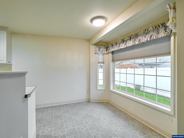 1032 STANFIELD Rd, Woodburn, OR 97071