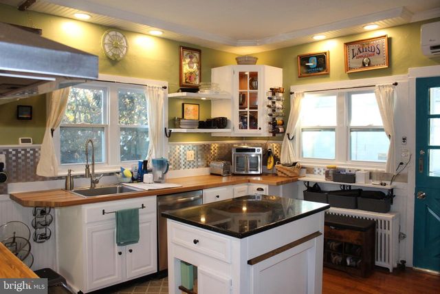 2 E GRAND AVE, Tower City, PA 17980