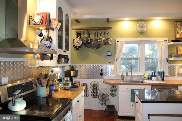 2 E GRAND AVE, Tower City, PA 17980