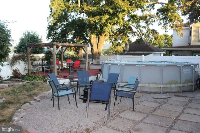 2 E GRAND AVE, Tower City, PA 17980