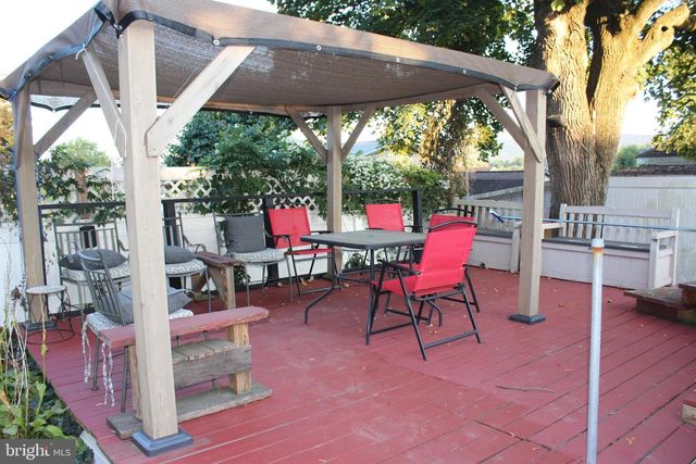 2 E GRAND AVE, Tower City, PA 17980