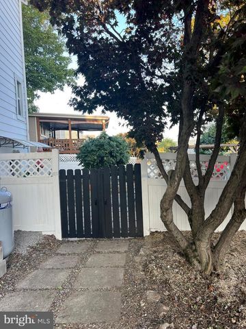 2 E GRAND AVE, Tower City, PA 17980