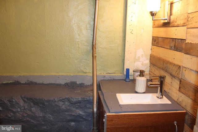 2 E GRAND AVE, Tower City, PA 17980