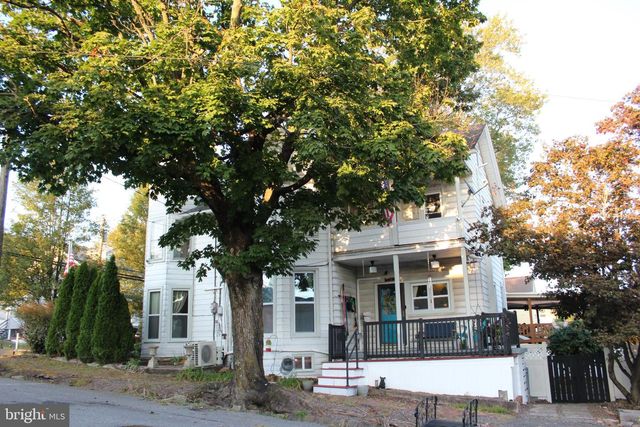 2 E GRAND AVE, Tower City, PA 17980