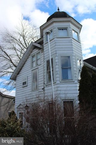 2 E GRAND AVE, Tower City, PA 17980