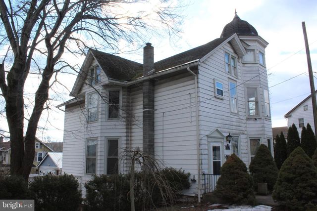 2 E GRAND AVE, Tower City, PA 17980