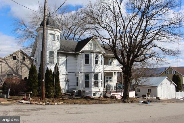 2 E GRAND AVE, Tower City, PA 17980