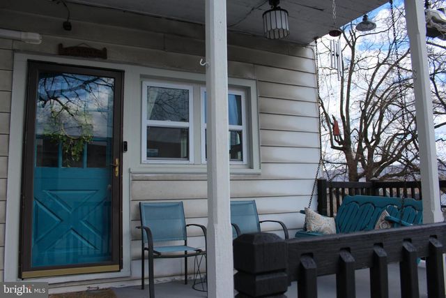 2 E GRAND AVE, Tower City, PA 17980