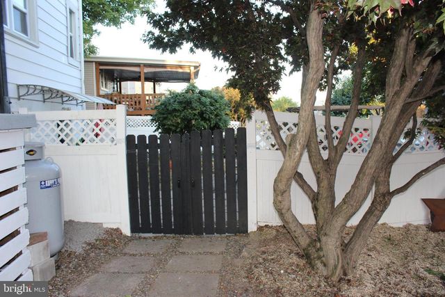 2 E GRAND AVE, Tower City, PA 17980