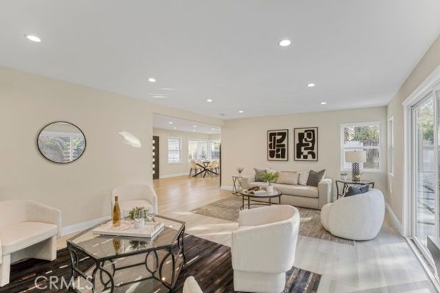 19120 Bessemer, Tarzana (los Angeles), CA 91335