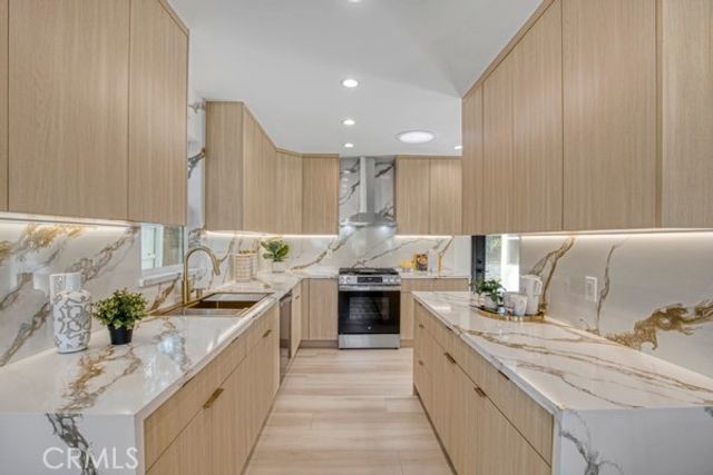 19120 Bessemer, Tarzana (los Angeles), CA 91335