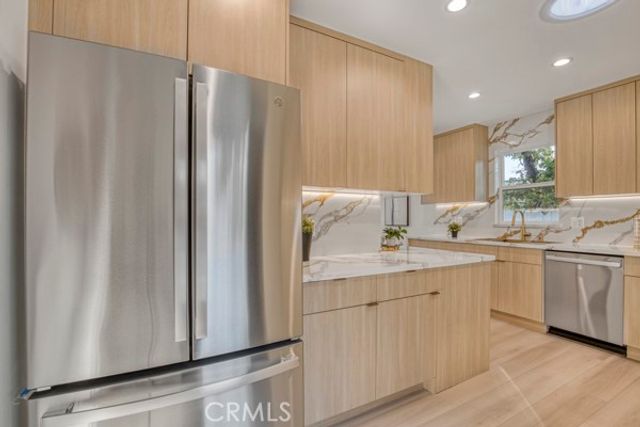 19120 Bessemer, Tarzana (los Angeles), CA 91335