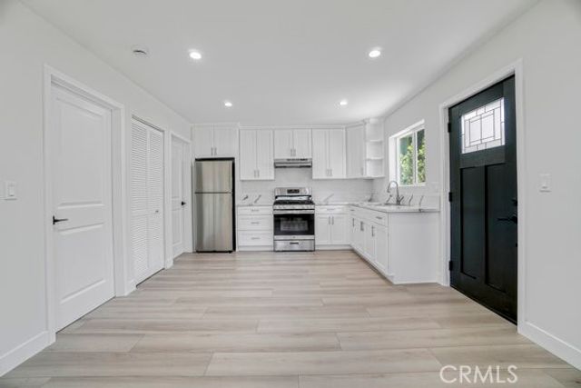 19120 Bessemer, Tarzana (los Angeles), CA 91335