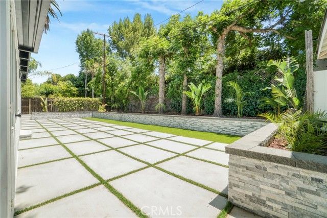 19120 Bessemer, Tarzana (los Angeles), CA 91335