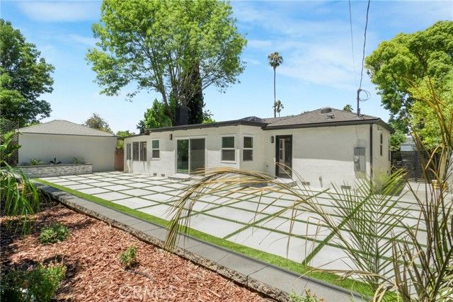 19120 Bessemer, Tarzana (los Angeles), CA 91335