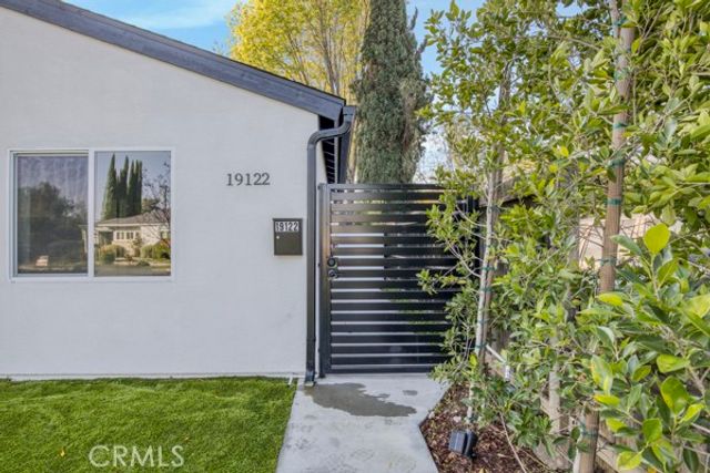 19120 Bessemer, Tarzana (los Angeles), CA 91335