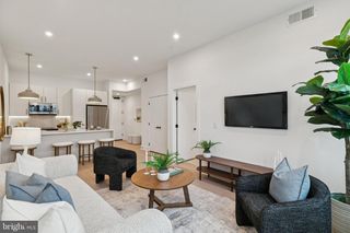 20-30 W ALLENS LN #202, Philadelphia, PA 19119