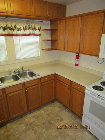 531 N 11th Street, Klamath Falls, OR 97601