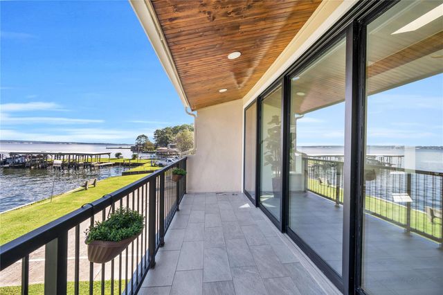 30 Regency, Montgomery, TX 77356