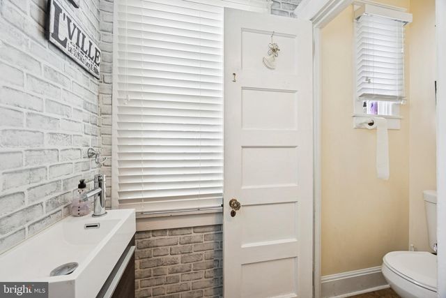 120 W SPRINGFIELD RD, Springfield, PA 19064