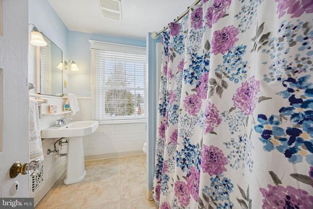 120 W SPRINGFIELD RD, Springfield, PA 19064