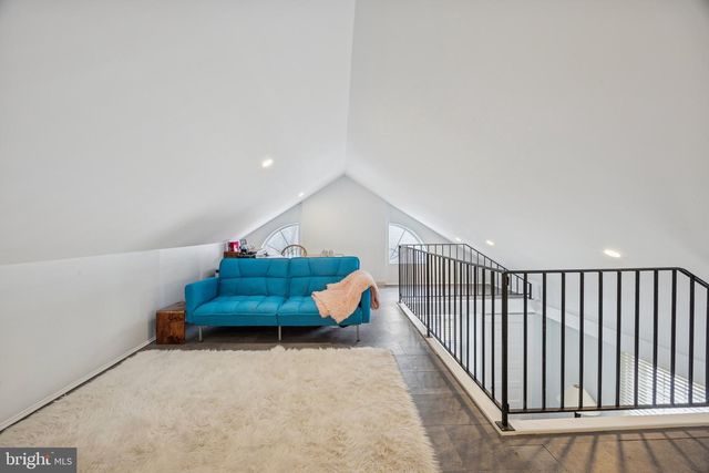 120 W SPRINGFIELD RD, Springfield, PA 19064