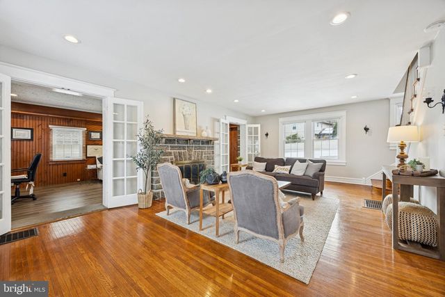 120 W SPRINGFIELD RD, Springfield, PA 19064