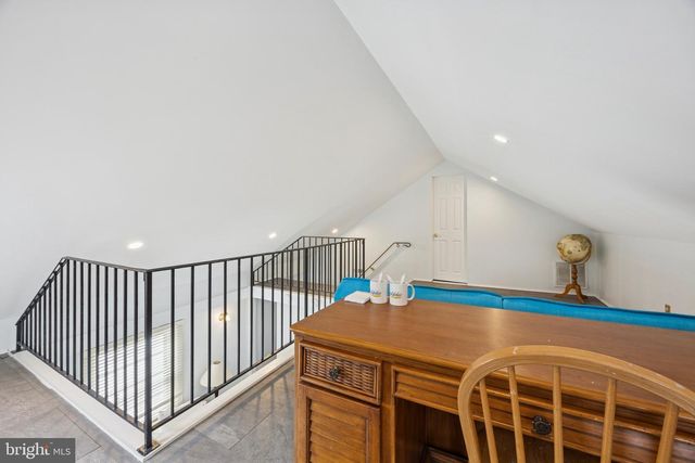 120 W SPRINGFIELD RD, Springfield, PA 19064