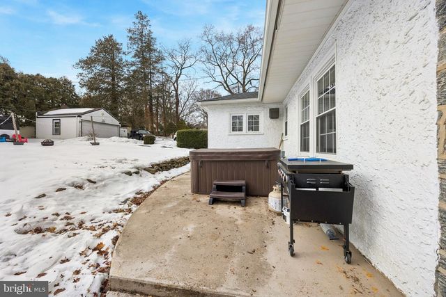 120 W SPRINGFIELD RD, Springfield, PA 19064