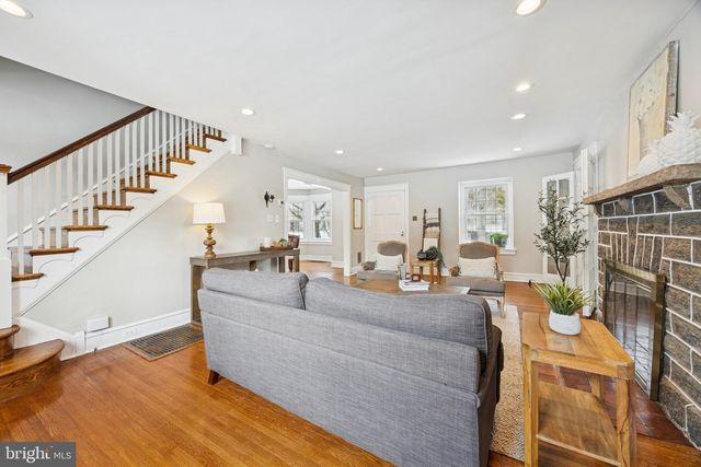 120 W SPRINGFIELD RD, Springfield, PA 19064