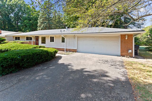 3765 Ruthland Drive, Troy, MI 48084