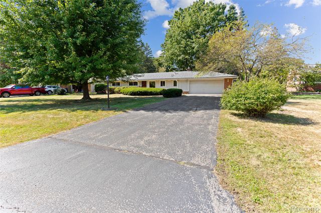 3765 Ruthland Drive, Troy, MI 48084