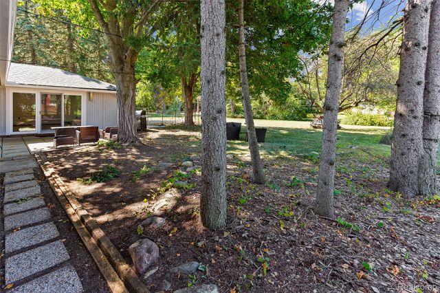 3765 Ruthland Drive, Troy, MI 48084