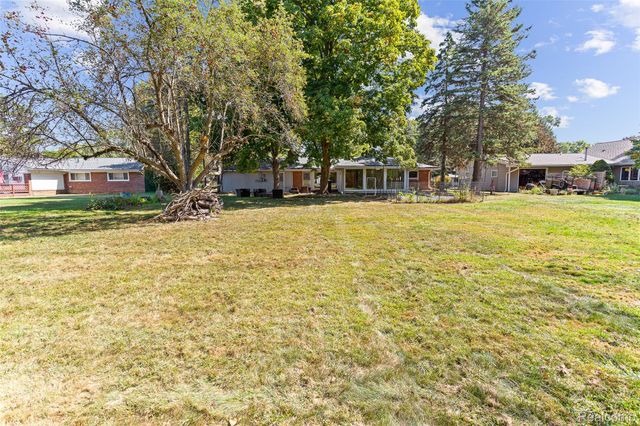 3765 Ruthland Drive, Troy, MI 48084